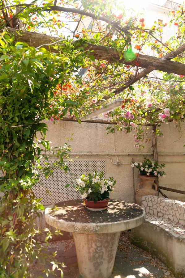 Апартаменты Casa Teresinella Garden Торре-Аннунциата Экстерьер фото